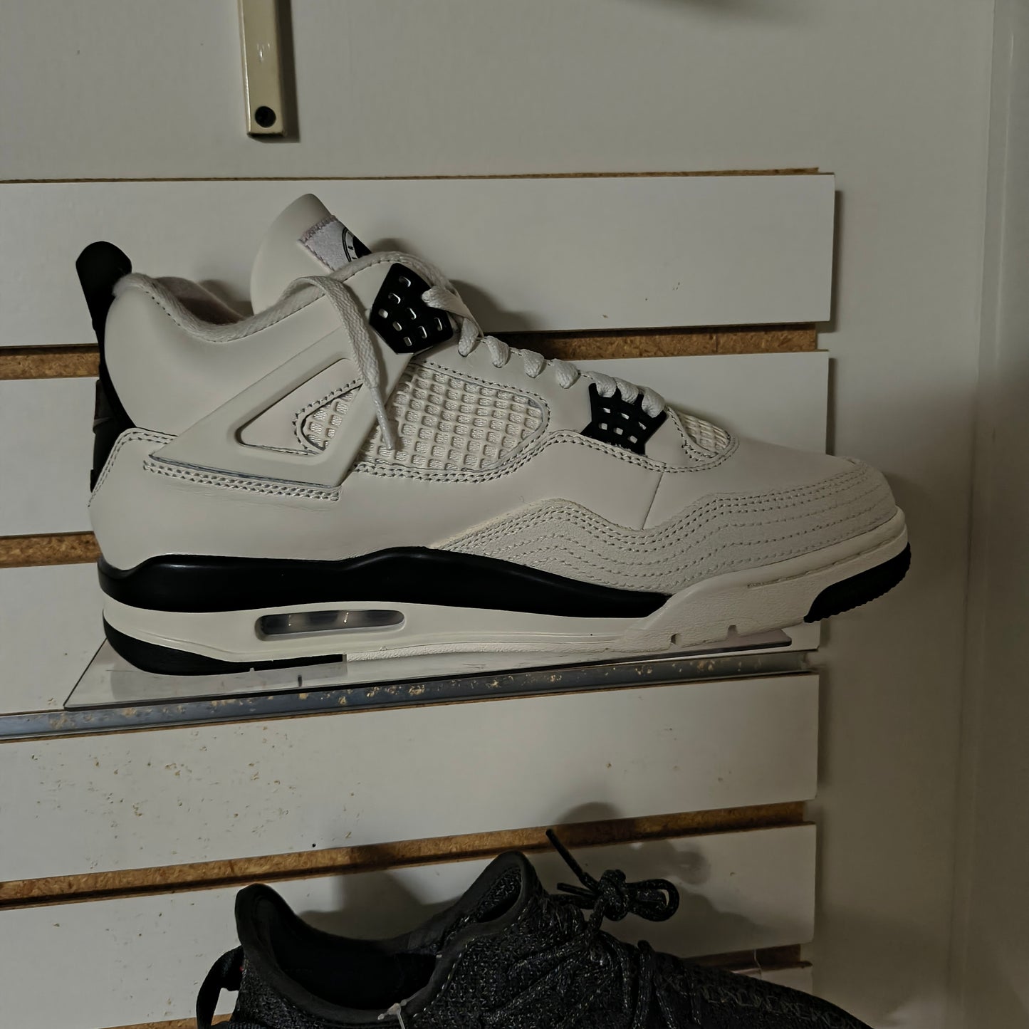Jordan 4s